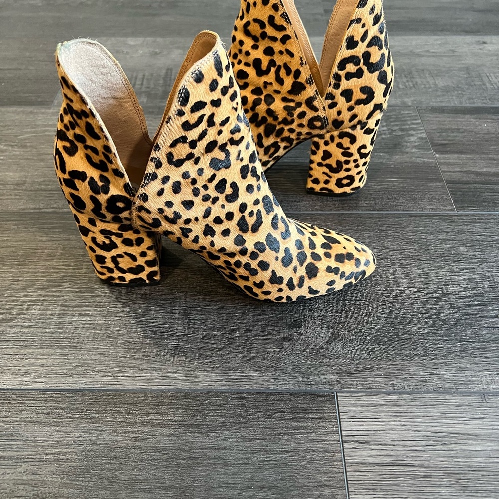 Steve Madden Rockstar leopard boots / booties, size 8, cow hair